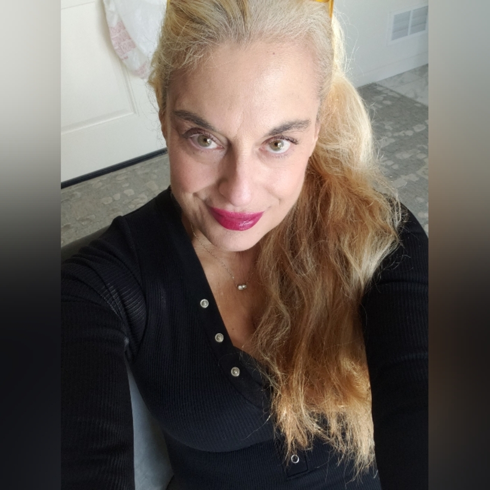 Meet your Posher, Lisa